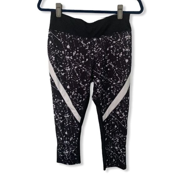 Danskin Now SZ S Speckled Black & White Yoga Capris - Picture 1 of 3